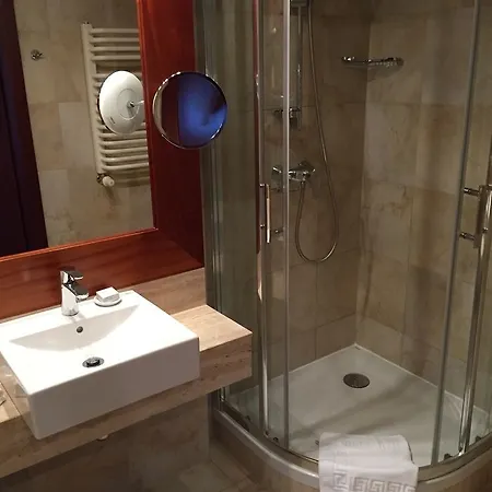 Hotel Dr Irena Eris Zdrój 4*
